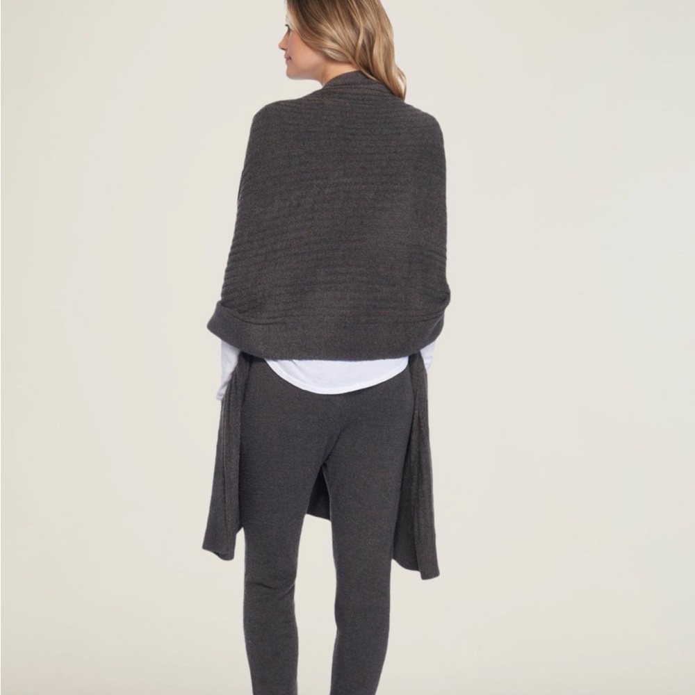 Barefoot Dreams CozyChic Lite Travel Shawl O/S Charcoal - Picture 2 of 8